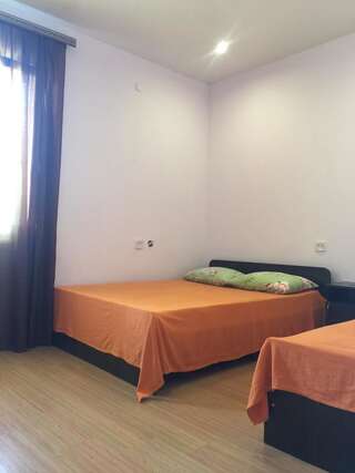 Гостевой дом Guest house on Gagarina 10 Новый Афон Классический четырехместный номер-3