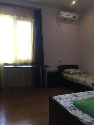 Гостевой дом Guest house on Gagarina 10 Новый Афон Стандартный трехместный номер-4