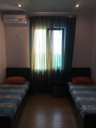 Гостевой дом Guest house on Gagarina 10 Новый Афон Стандартный двухместный номер с 1 кроватью или 2 отдельными кроватями-5