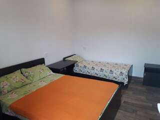 Гостевой дом Guest house on Gagarina 10 Новый Афон Стандартный трехместный номер-2